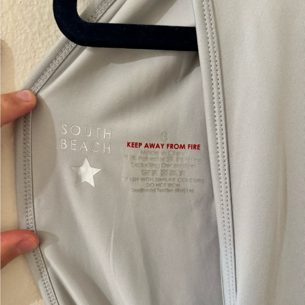 Backless Yoga Tee - Picture 6 of 6